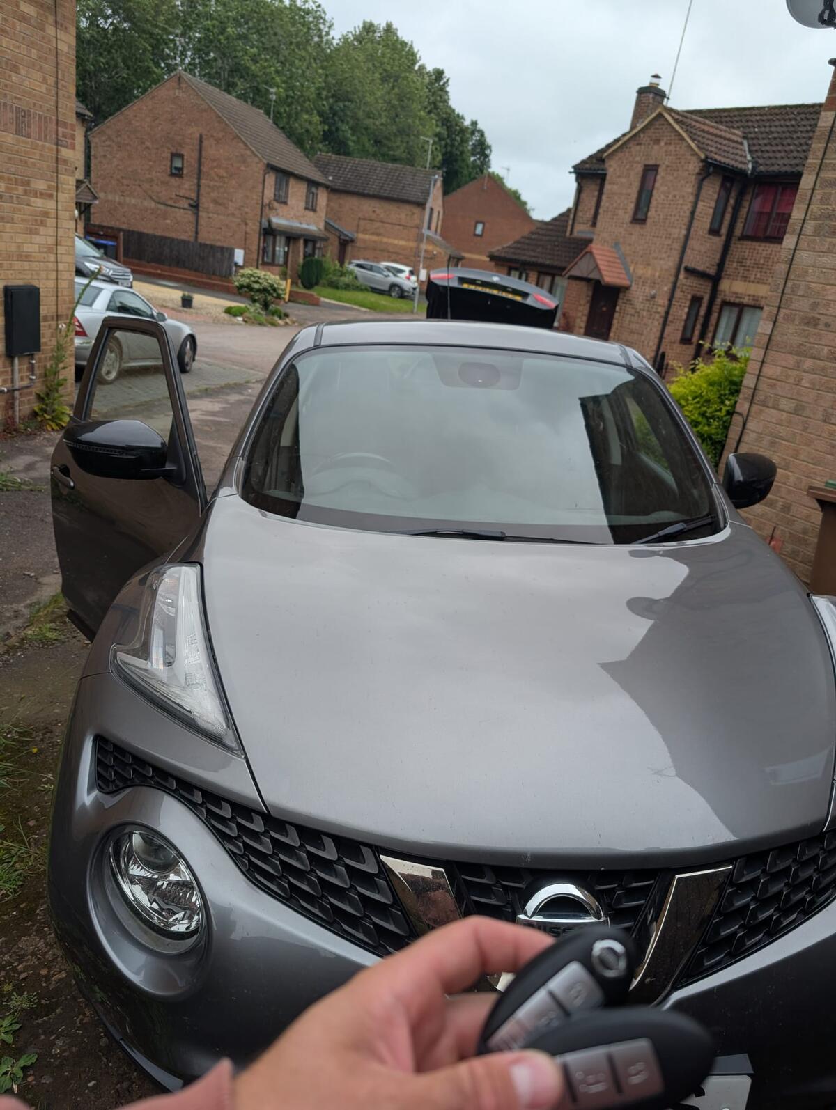 Nissan Juke key fob replacement completed on driveway