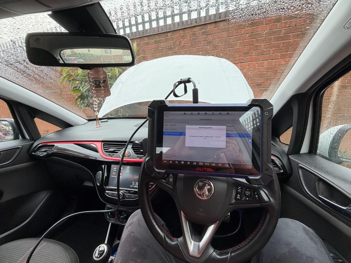 Mobile car key expert at work