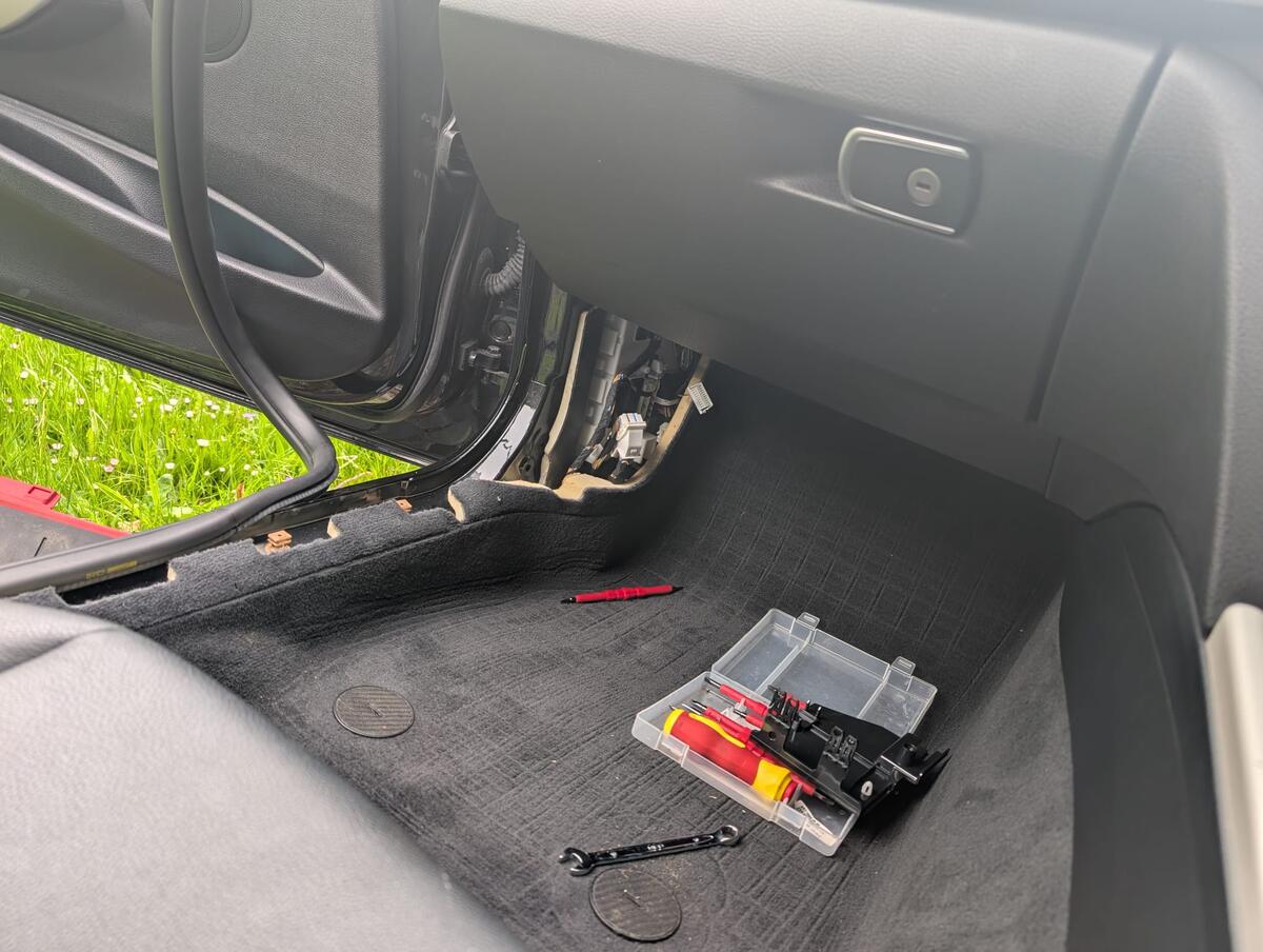 Professional car key programming in progress