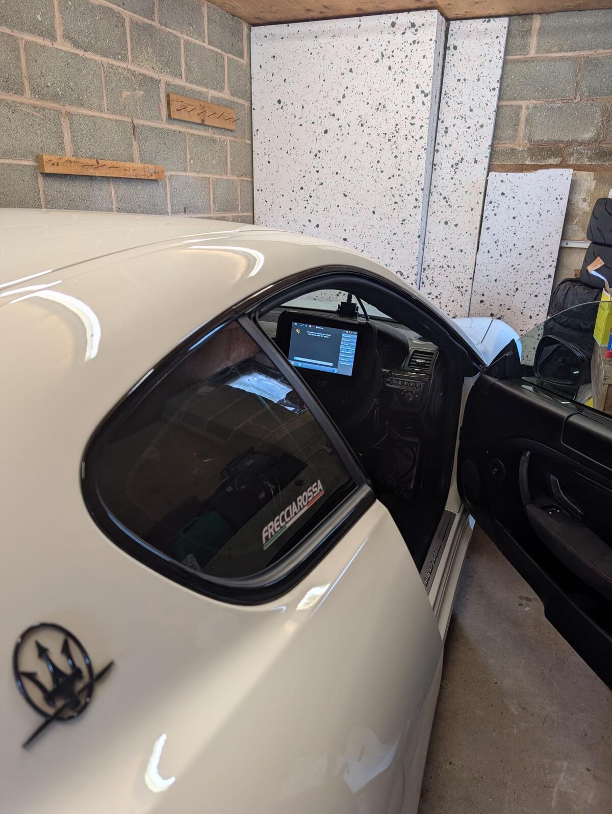 Auto locksmith key job completed